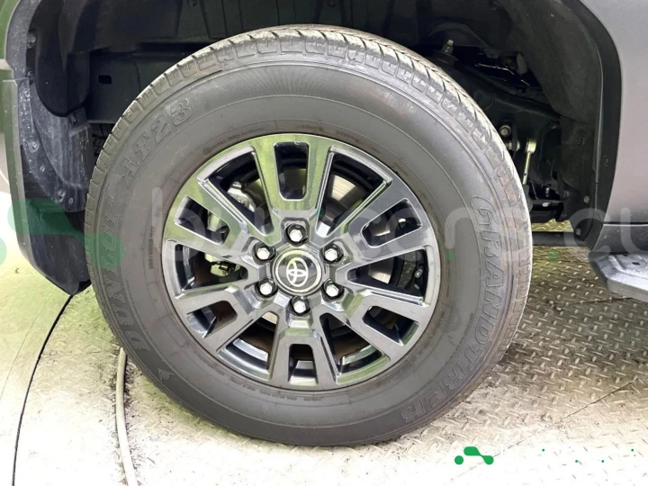 Toyota Land Cruiser 250 Черный