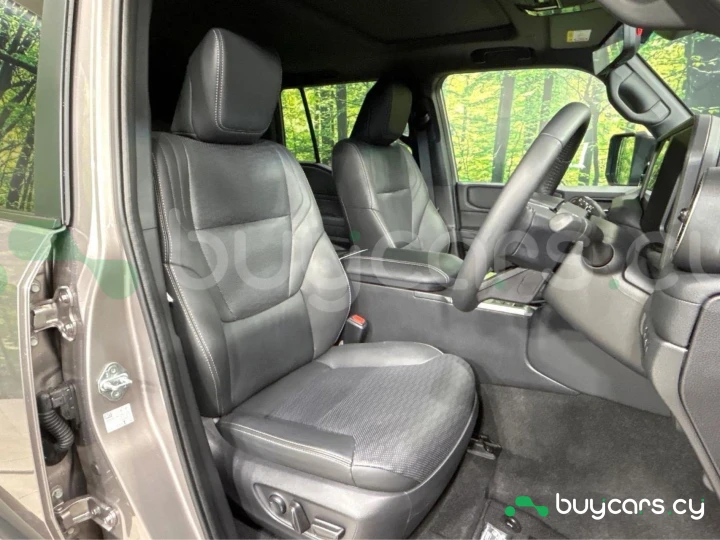 Toyota Land Cruiser 250 Серый