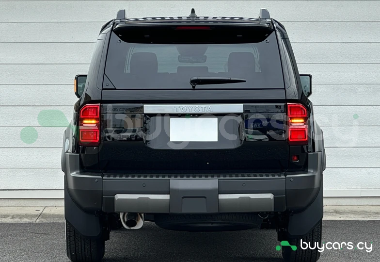 Toyota Land Cruiser 250 Черный