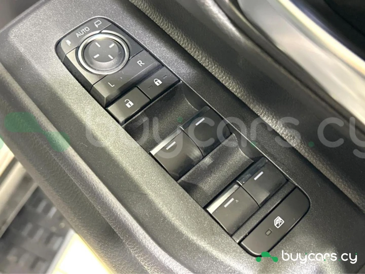 Toyota Land Cruiser 250 Серый