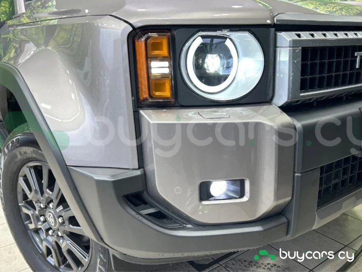 Toyota Land Cruiser 250 Серый