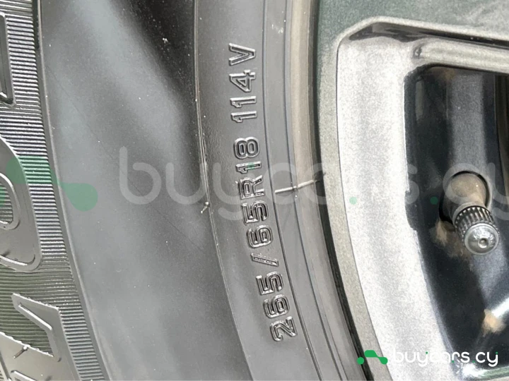 Toyota Land Cruiser 250 Серый