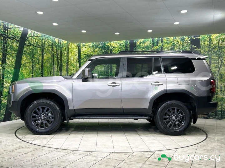 Toyota Land Cruiser 250 Серый