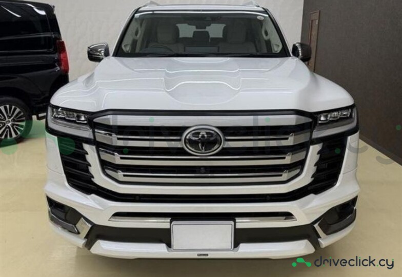 Toyota Land Cruiser 300 White