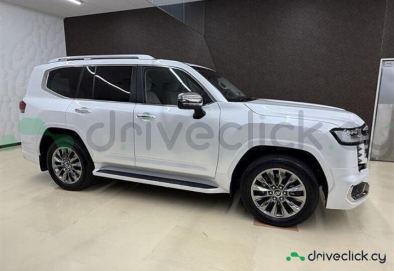 Toyota Land Cruiser 300 White