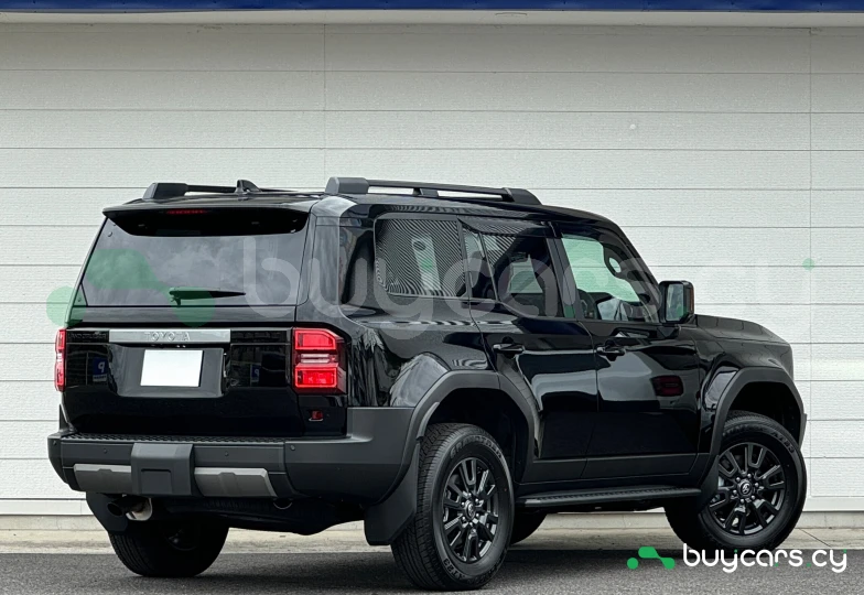 Toyota Land Cruiser 250 Черный