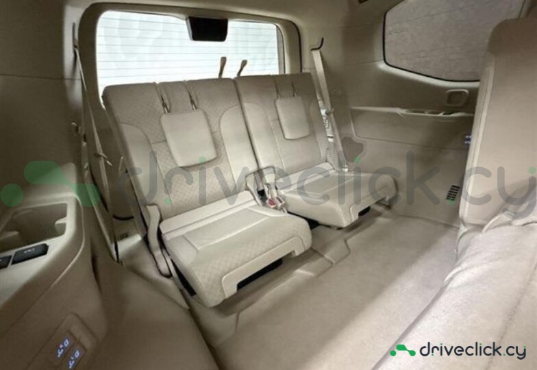 Toyota Land Cruiser 300 White