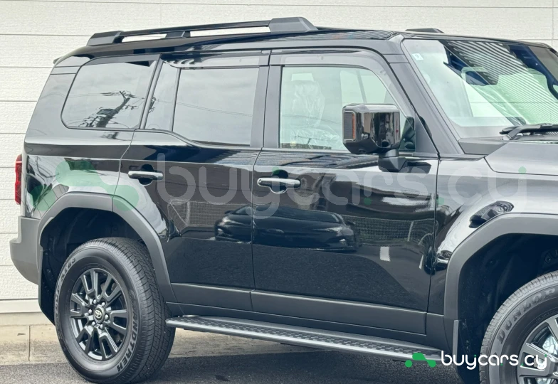 Toyota Land Cruiser 250 Черный