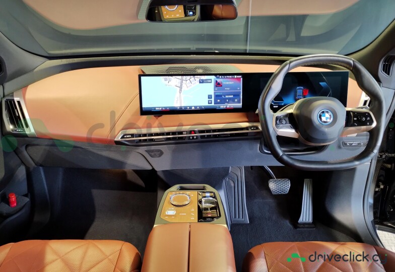 BMW iX Черный