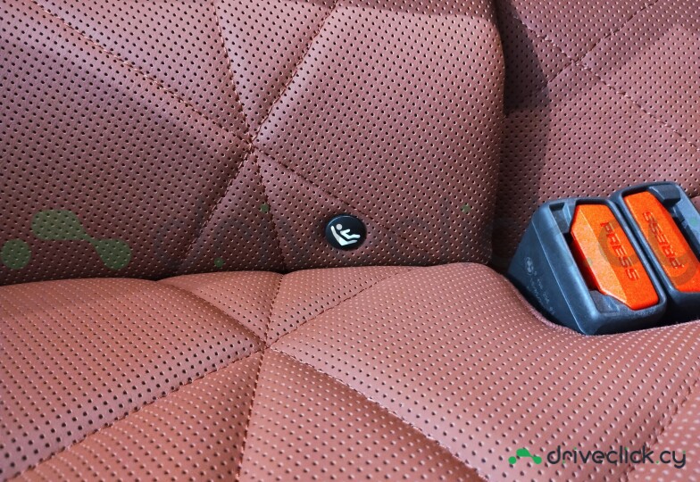 BMW iX Черный