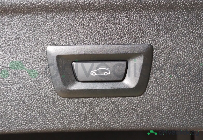 BMW iX Черный