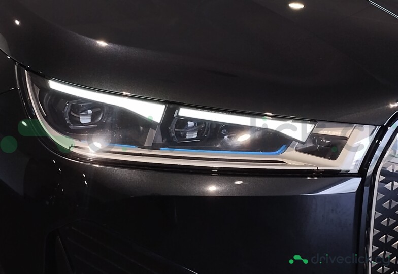 BMW iX Черный