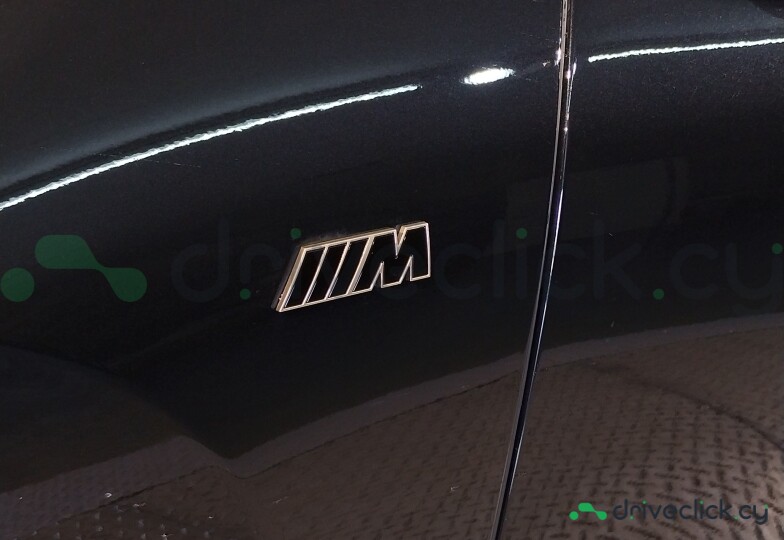 BMW iX Черный