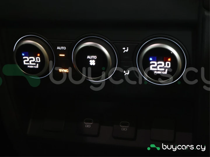 Land Rover Defender Черный