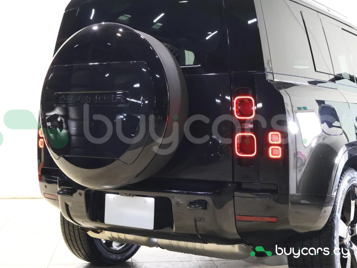 Land Rover Defender Черный