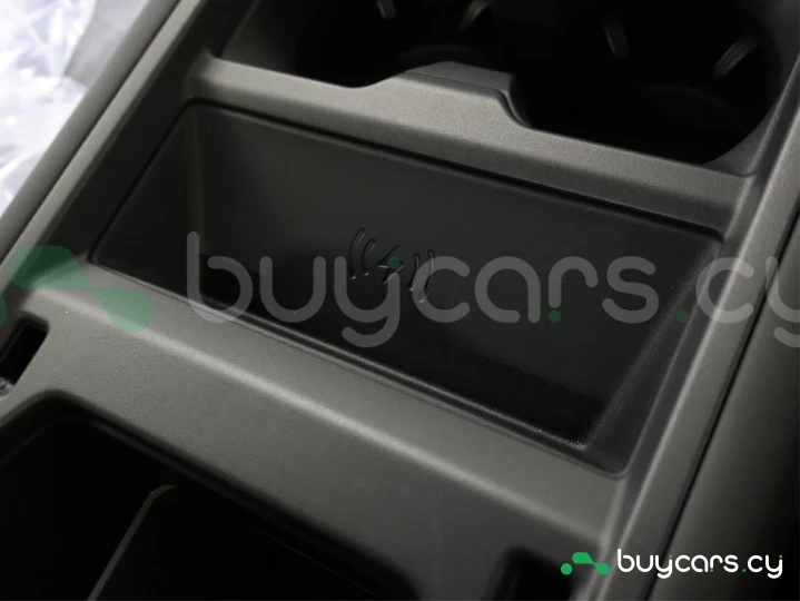 Land Rover Defender Черный