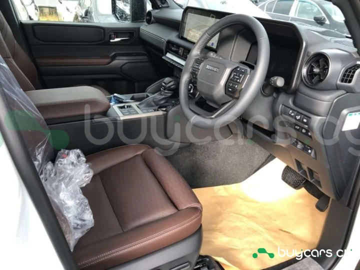 Toyota Land Cruiser 250 Белый