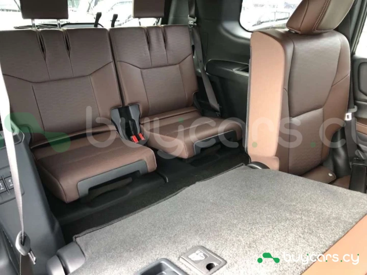 Toyota Land Cruiser 250 Белый