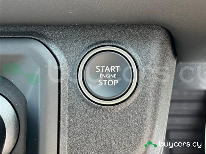 Land Rover Defender Белый