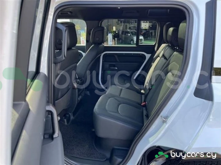 Land Rover Defender Белый