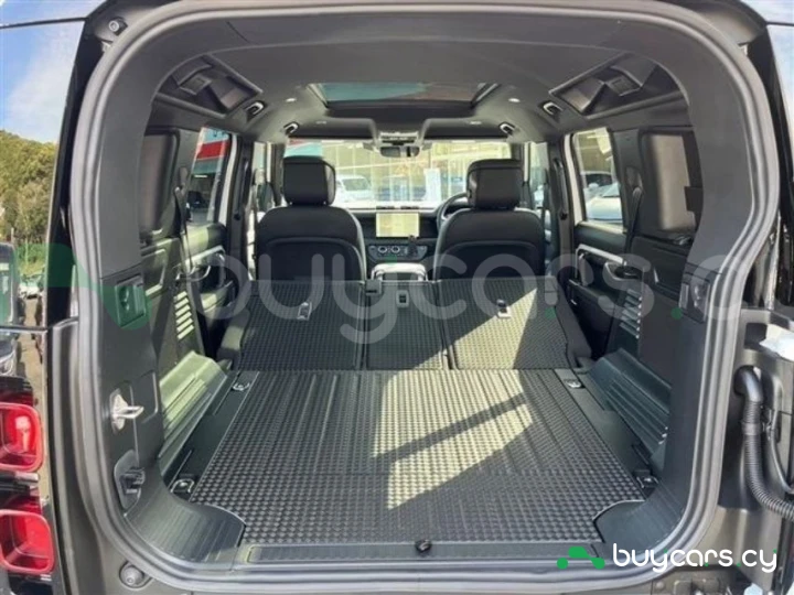 Land Rover Defender Белый