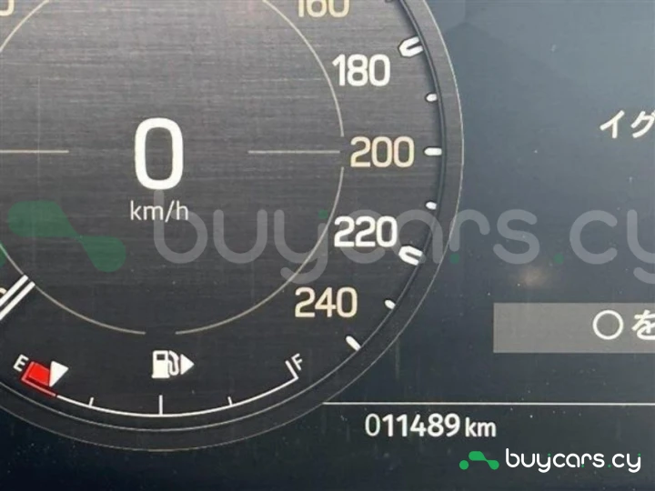 Land Rover Defender Белый