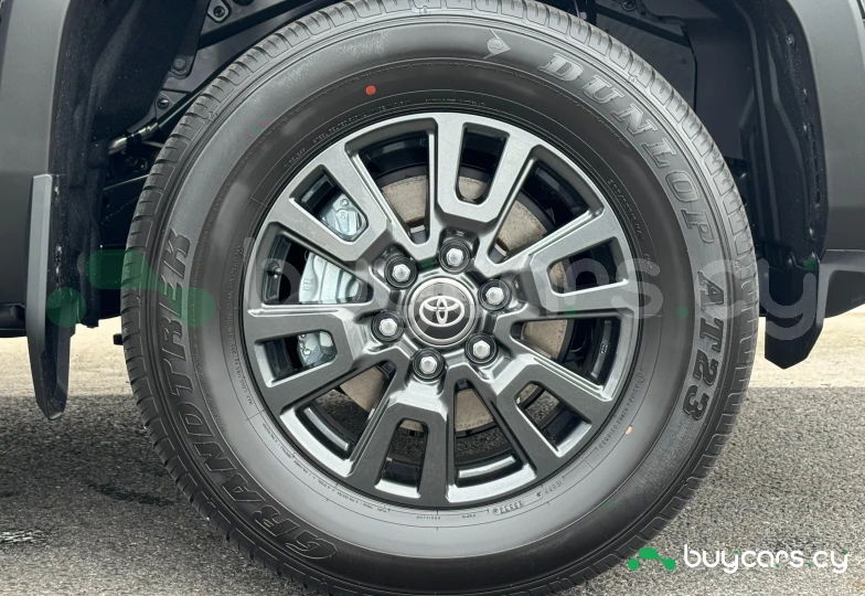 Toyota Land Cruiser 250 Черный