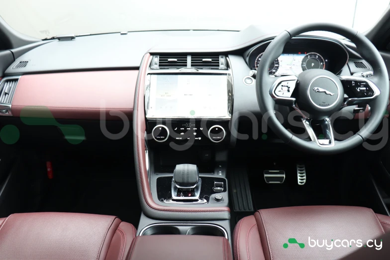 Jaguar E-Pace Черный