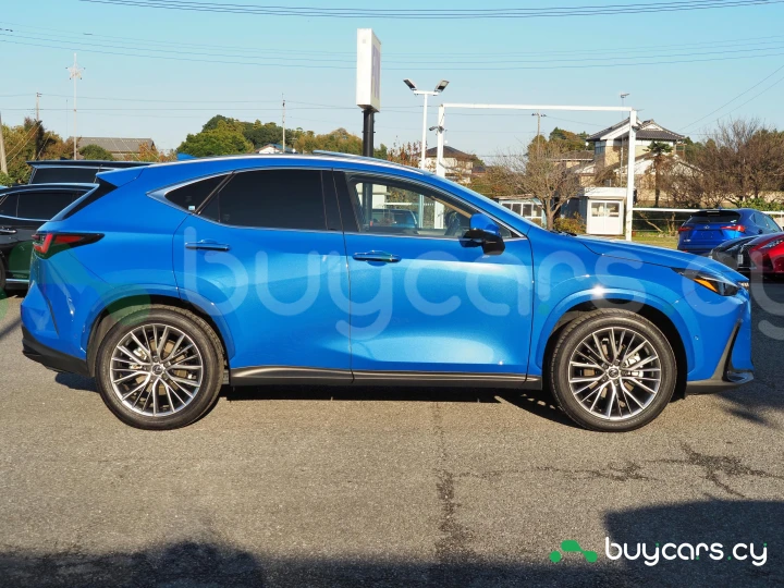 Lexus NX Синий