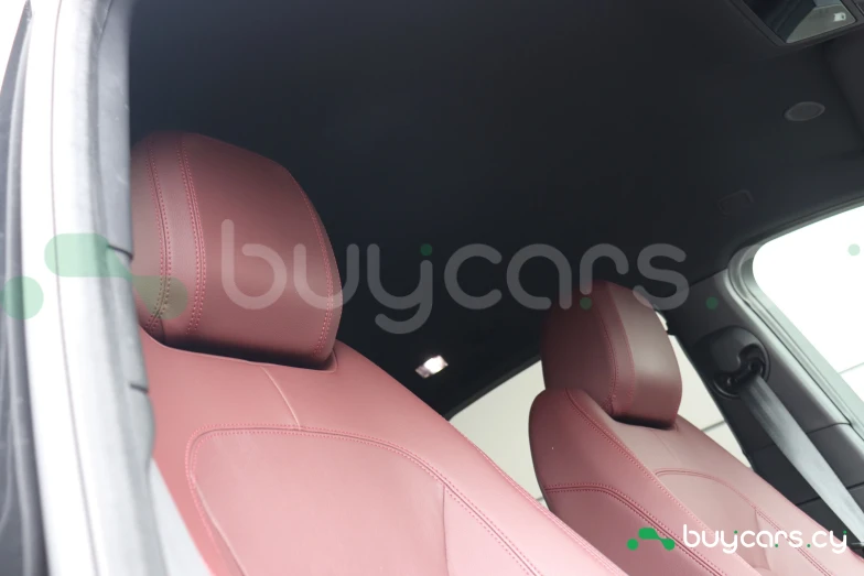 Jaguar E-Pace Черный