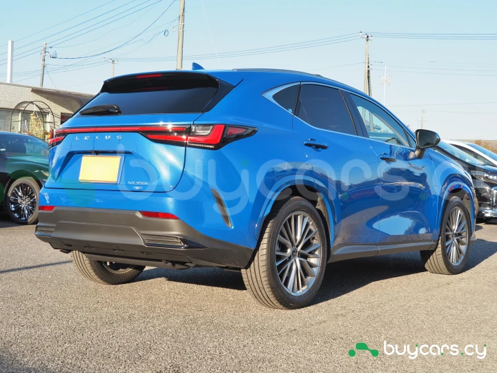 Lexus NX Синий