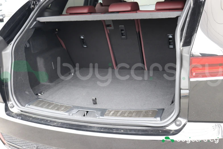 Jaguar E-Pace Черный