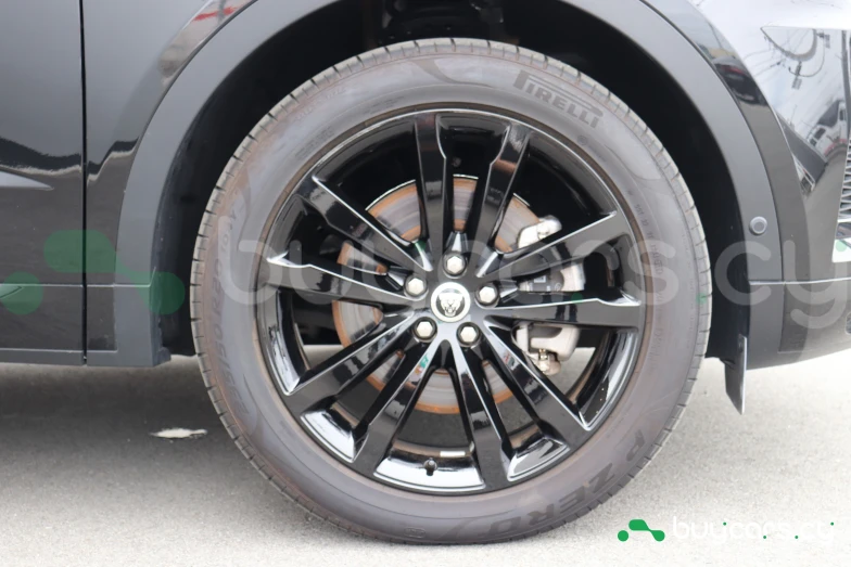 Jaguar E-Pace Черный