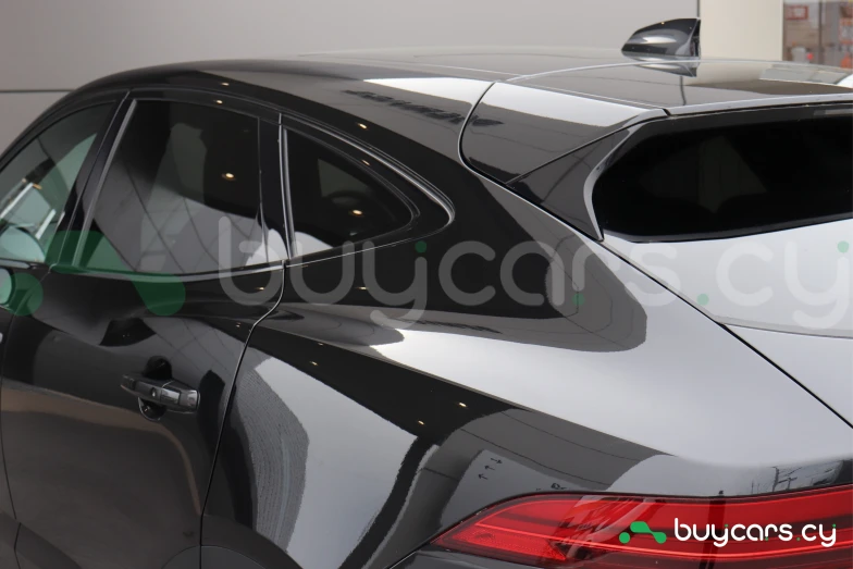 Jaguar E-Pace Черный