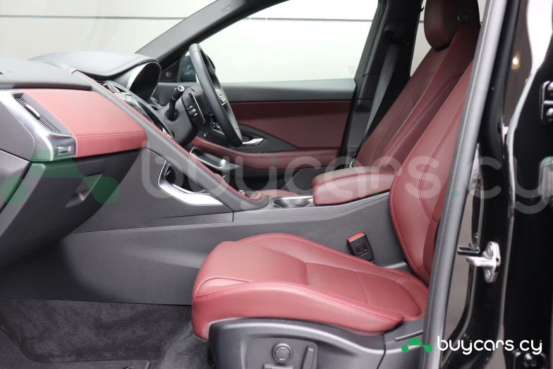 Jaguar E-Pace Черный