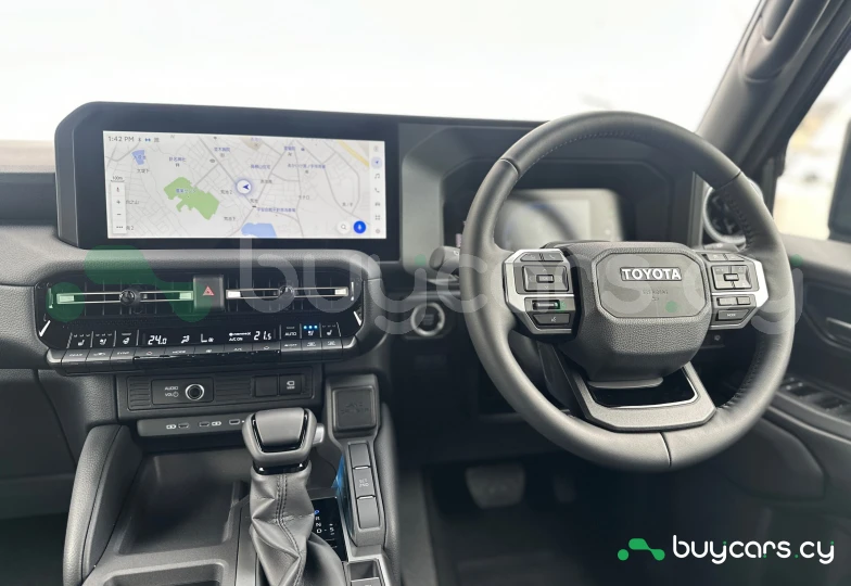 Toyota Land Cruiser 250 Черный