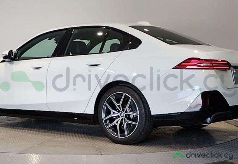 BMW 5 series Белый