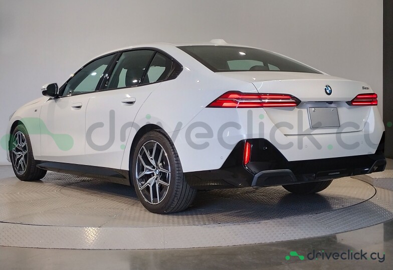 BMW 5 series Белый