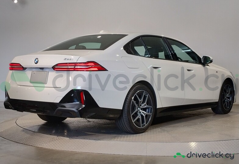 BMW 5 series Белый