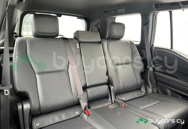 Toyota Land Cruiser 250 Черный