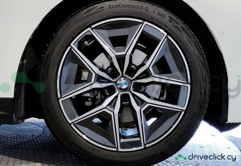 BMW 5 series Белый
