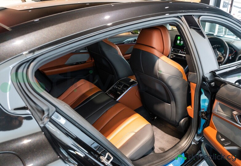 BMW 8 series Black
