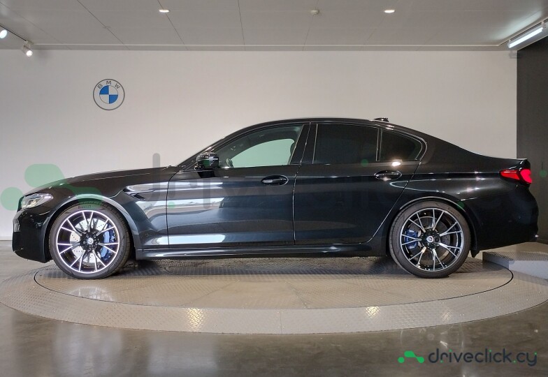 BMW M5 Black