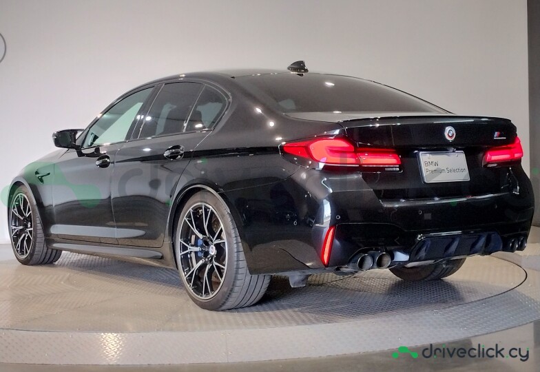 BMW M5 Black