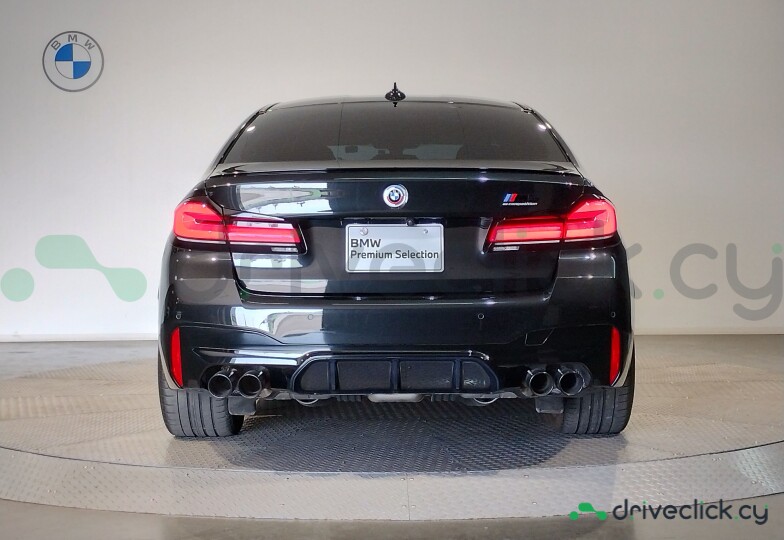 BMW M5 Black