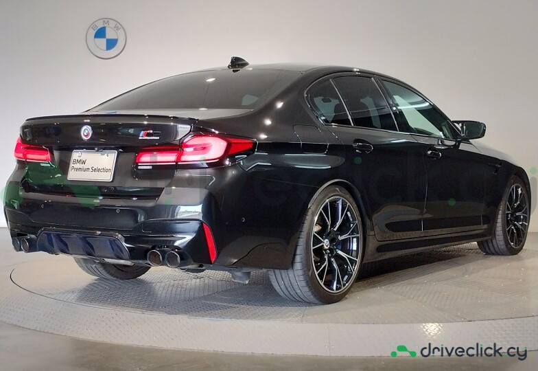 BMW M5 Black