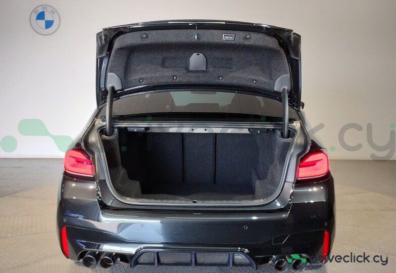 BMW M5 Black