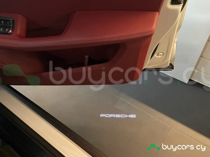 Porsche Macan Белый