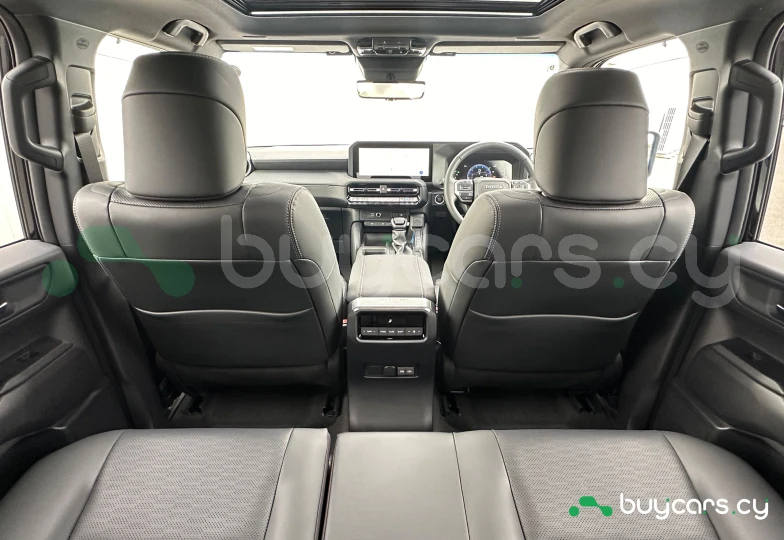 Toyota Land Cruiser 250 Черный