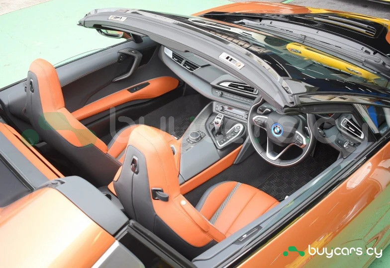BMW i8 Orange